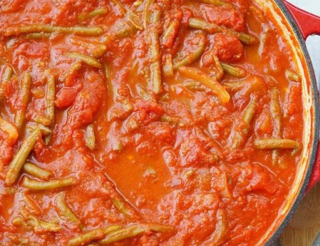Green Beans And Potatoes In Tomato Sauce