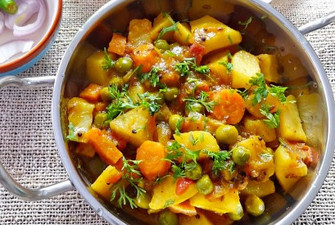 Peas With Carrots & Potaotoes